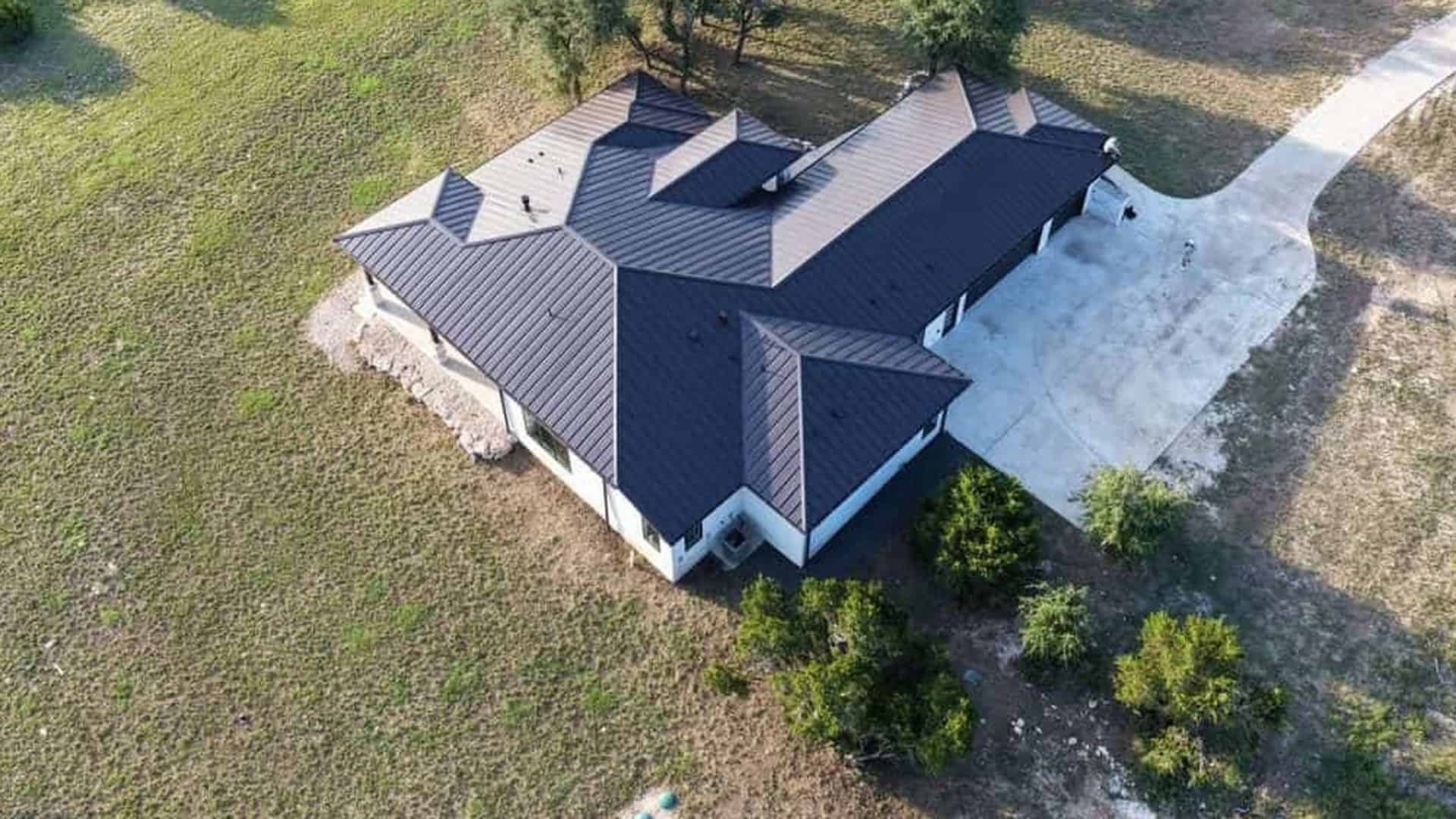 Metal Roof vs. Asphalt Shingles: Which is Right for Your Home?